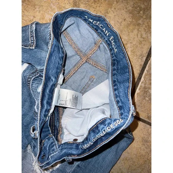 American Eagle 90s Boyfriend Shorts Size 4 - Picture 2 of 2